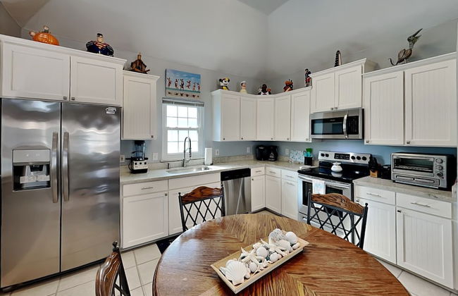 Beach Place - Photo 3