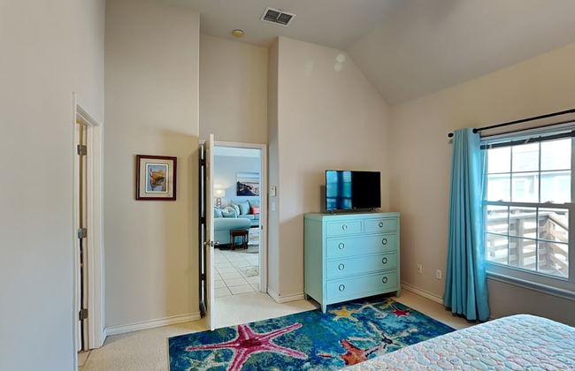 Beach Place - Photo 2