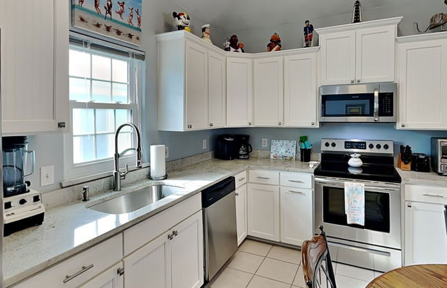 Beach Place - Photo 7