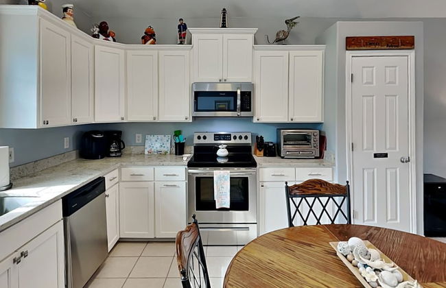 Beach Place - Photo 9