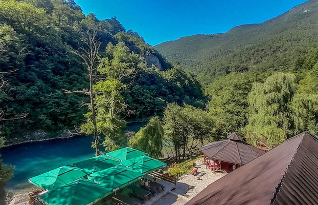 Rafting Camp Encijan - Foto 1