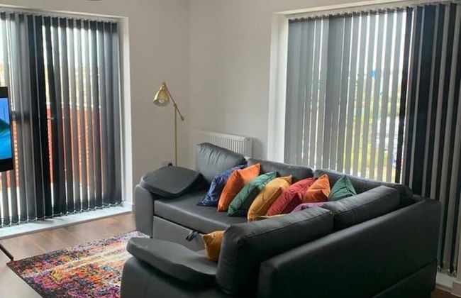 Stunning 2-bed Apartment in Grays - Photo 32