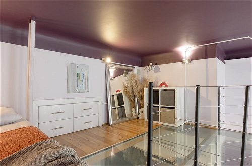 Foto 7 - Dream Studio With Mezzanine by Renters