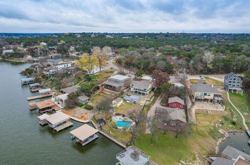 Foto 37 - Gorgeous Granbury Lake Getaway w/ Pool & Dock