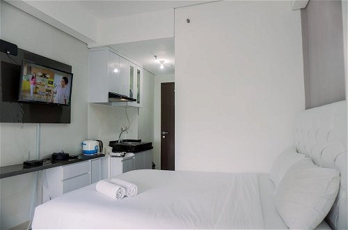 Photo 3 - Cozy Stay Studio At Transpark Bintaro Apartment