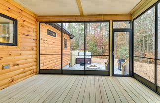 Foto 2 - Modern Cabin w/ Hot Tub & Sacandaga Lake Access