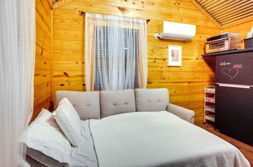 Photo 4 - Cozy Onalaska Cabin ~ 2 Mi to Lake Livingston