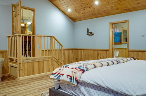 Foto 28 - Adirondack Retreat w/ Heated Pool & Scenic Views