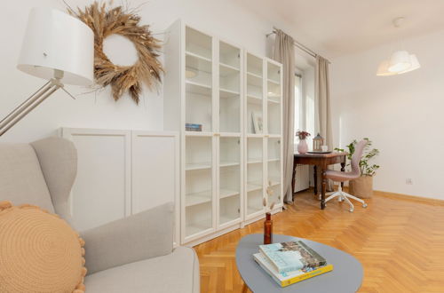 Photo 26 - Bright Aapartment Holenderska by Renters