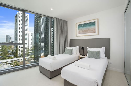 Photo 2 - Signature Broadbeach - GCLR