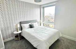 Photo 2 - Cosy, Comfy 2 Bed Apartment in London