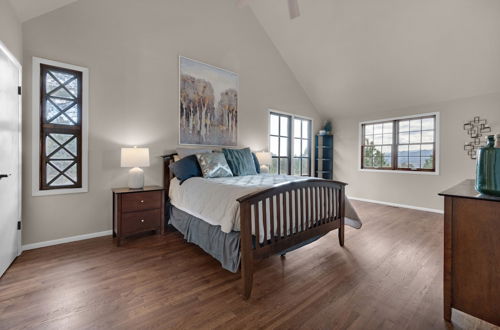 Photo 23 - Expansive Monument Home: Hot Tub & Mountain Views