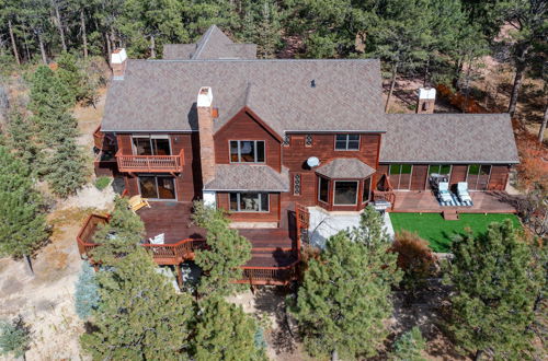 Photo 35 - Expansive Monument Home: Hot Tub & Mountain Views