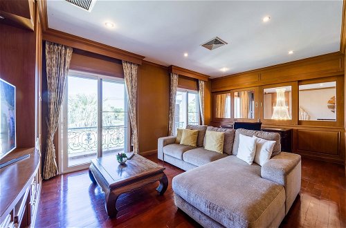 Foto 38 - Luxury 6 Bed Mansion - CAS