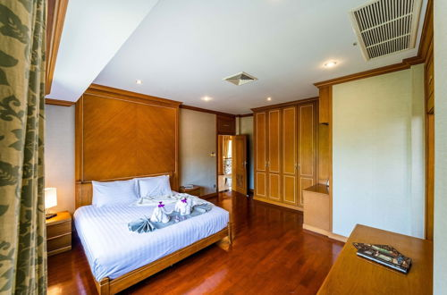 Photo 16 - Luxury 6 Bed Mansion - CAS