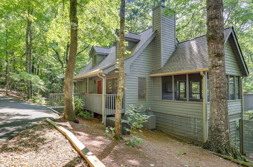 Foto 2 - Sunny Big Canoe Home w/ Views & Screened Porch