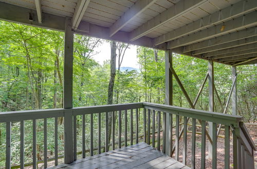 Foto 13 - Sunny Big Canoe Home w/ Views & Screened Porch