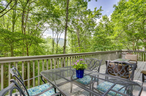 Foto 19 - Sunny Big Canoe Home w/ Views & Screened Porch