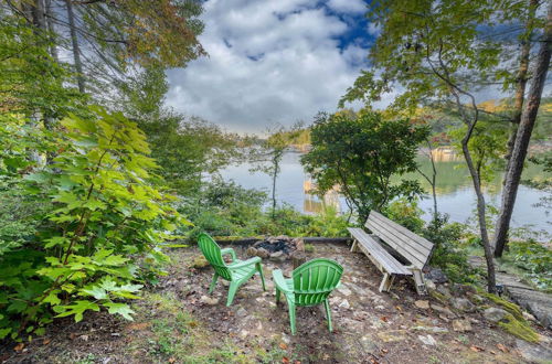 Foto 9 - Lakefront Blairsville Cabin w/ Deck + Dock