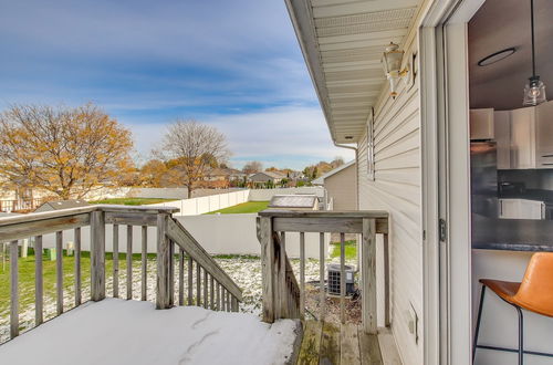 Photo 11 - Bright Little Chute Condo w/ Deck & Yard