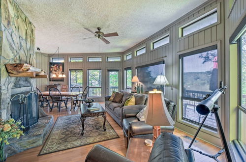 Photo 29 - Tree-top Cabin w/ Game Room & Mountain Views