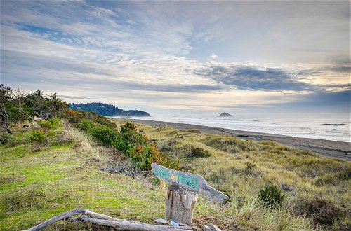 Foto 5 - Dreamy Port Orford Home w/ Oceanfront Views