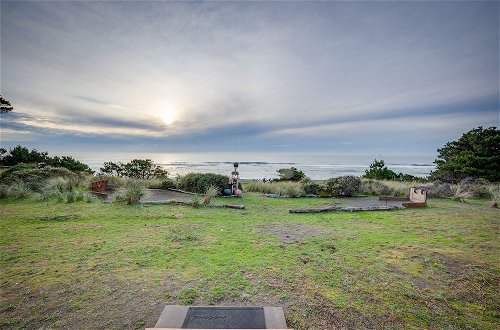 Foto 15 - Dreamy Port Orford Home w/ Oceanfront Views
