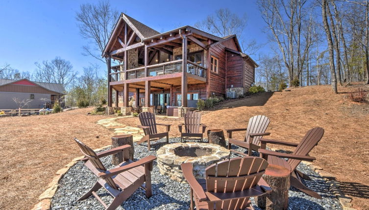 Foto 1 - Luxurious Mountain Getaway w/ Game Room + Hot Tub