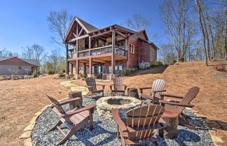 Foto 1 - Luxurious Mountain Getaway w/ Game Room + Hot Tub