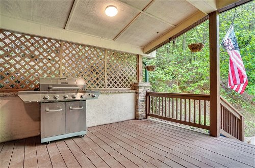 Foto 16 - Spacious Hiawassee Cabin w/ Porch & Mtn View
