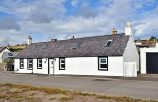 Photo 1 - Impeccable 2-bed Cottage in Johnshaven