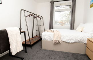 Photo 1 - Stunning 1-bed Entire Apartment in Teddington