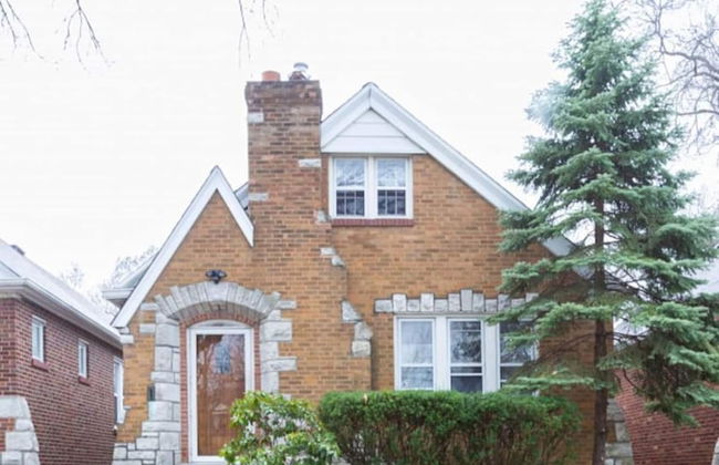 3748 Taft Ave - Photo 1