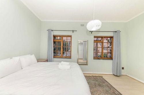 Photo 5 - Beachside 2BD Home in the Heart of Sea Point