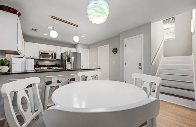 Cute Beach House Minutes from Beach - Foto 13
