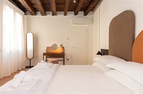 Foto 22 - Palazzo Miracoli Apartments
