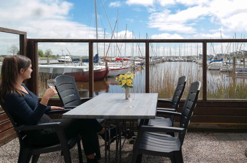 Photo 8 - 6 Pers - Chalet Emma Located at the Lauwersmeer With own Fishing Pier