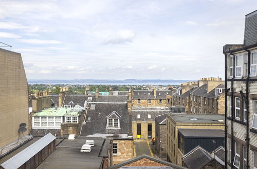 Photo 39 - JOIVY Luxury Flat Near Edinburgh Castle