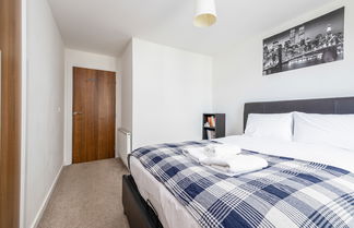 Photo 2 - Altido Modern 2-Bedroom Flat Near Inverleith Park