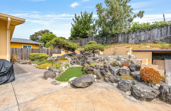 Fully Updated 3 BDR Seaside Home Minutes to Beach! - Photo 35