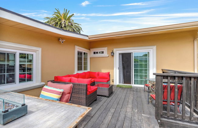 Fully Updated 3 BDR Seaside Home Minutes to Beach! - Photo 41