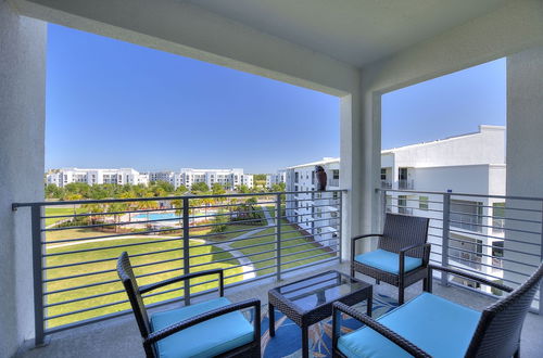 Photo 1 - 2bd Top Floor Condo Overlooking Pool by Shine Villas