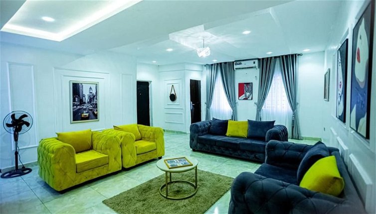 Photo 1 - Inviting 2-bed Apartment in Lagos