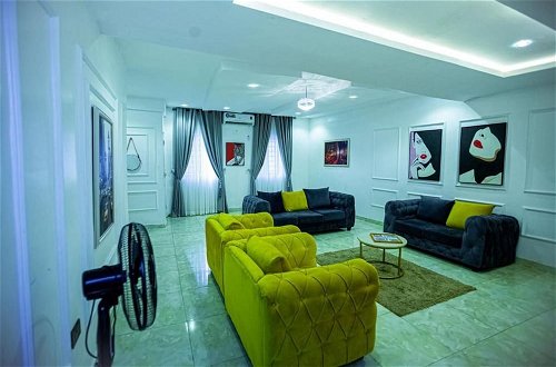 Photo 9 - Inviting 2-bed Apartment in Lagos