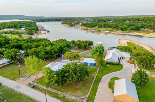 Foto 4 - Waterfront Gordon Retreat w/ Hot Tub & Boat Dock