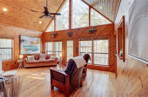 Photo 11 - Lakefront Arkansas Home w/ Deck, Grill & Cornhole