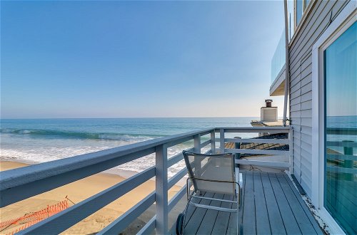Photo 4 - Beachfront Malibu Apartment w/ Ocean-view Balcony