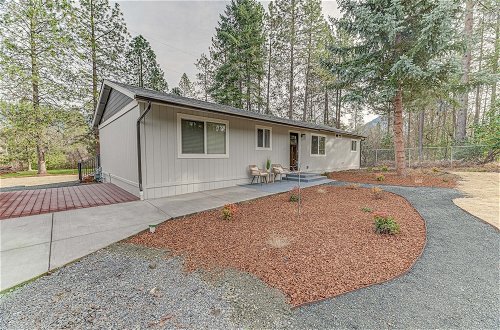 Foto 15 - Delightful Grants Pass Home With Hot Tub
