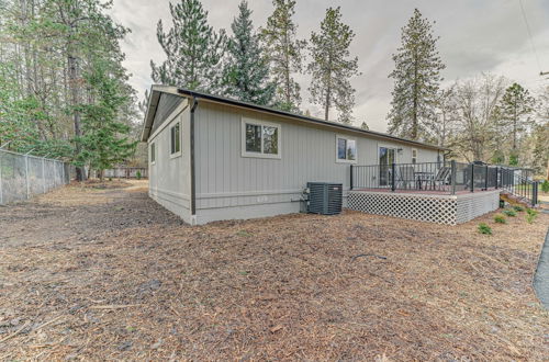 Photo 14 - Delightful Grants Pass Home With Hot Tub