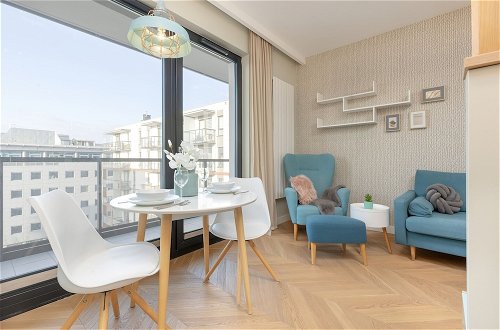 Photo 10 - Bright Blue Apartment by Renters